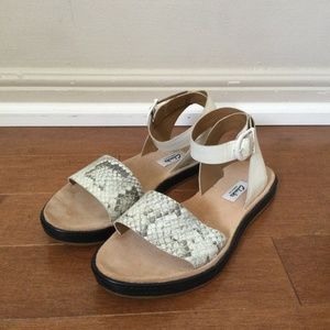 Clarks snakeskin sandal size 38 EU , 7.5 US